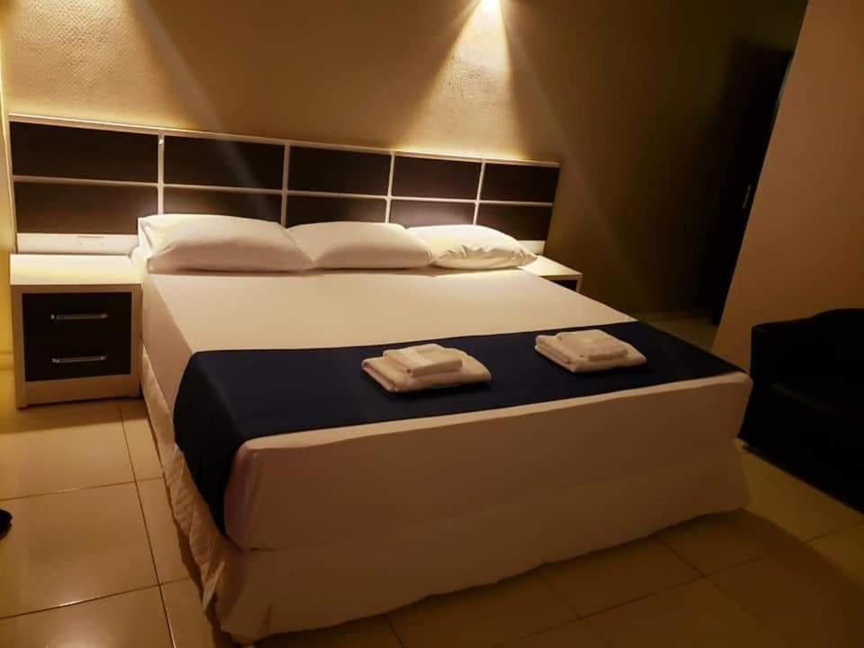 Hotel Llamosas Сьюдад-дель-Эсте Экстерьер фото